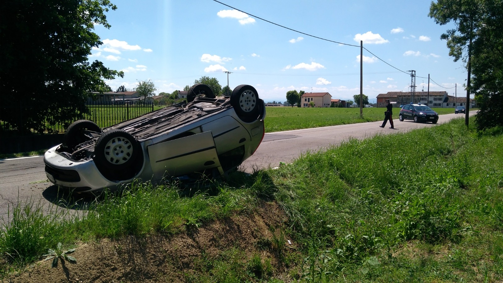 auto ribaltata incidente meletole (3)
