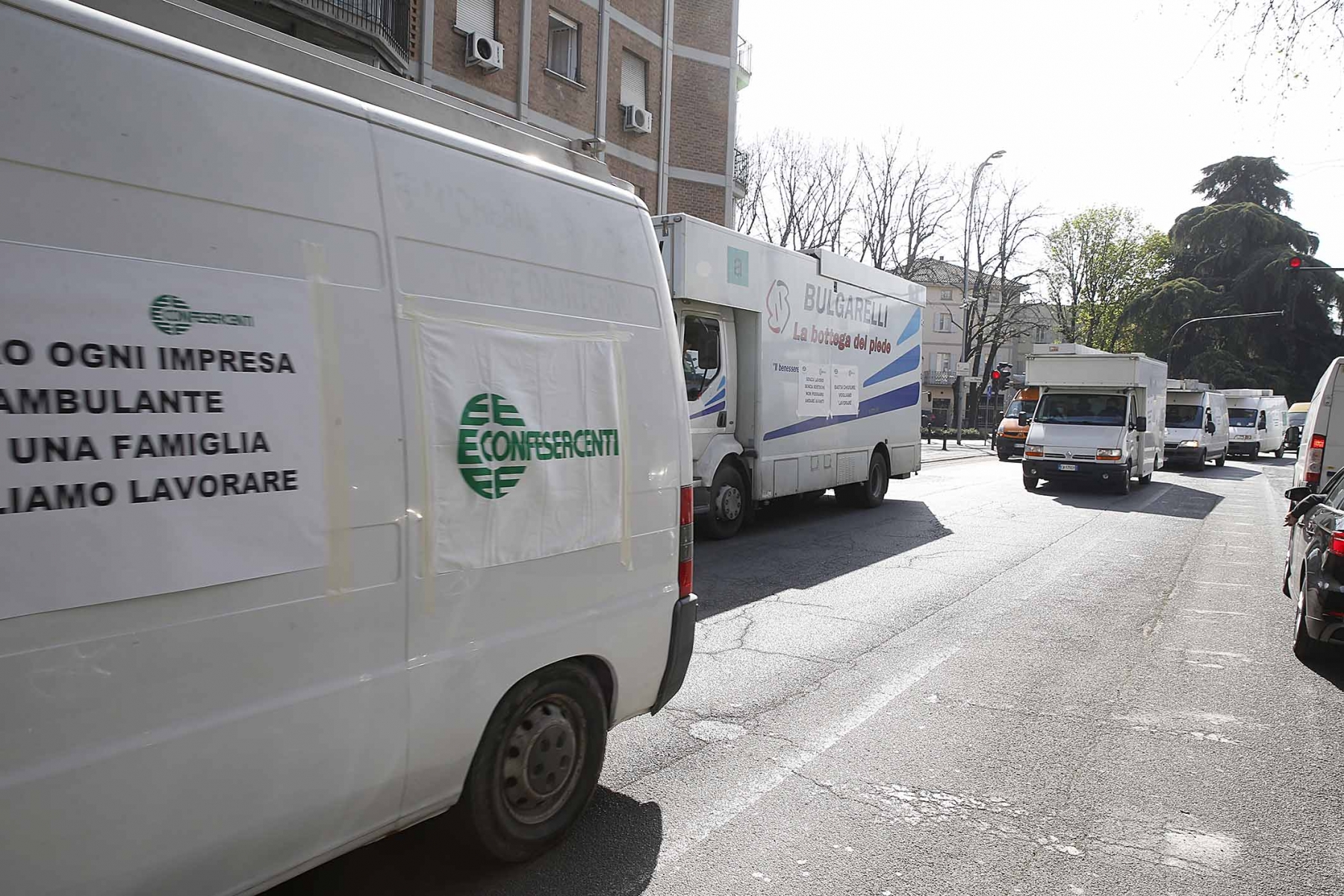 protesta ambulanti confesercenti covid reggio emilia 1 4 2021 (11)