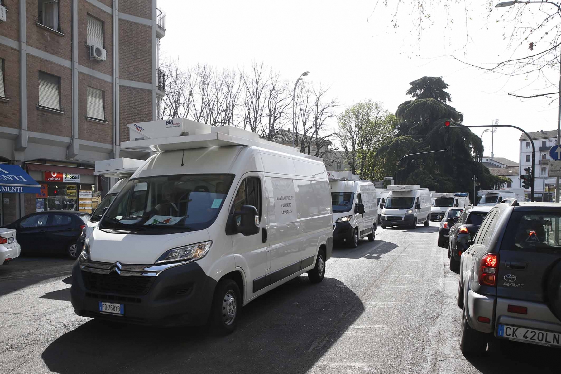 protesta ambulanti confesercenti covid reggio emilia 1 4 2021 (2)