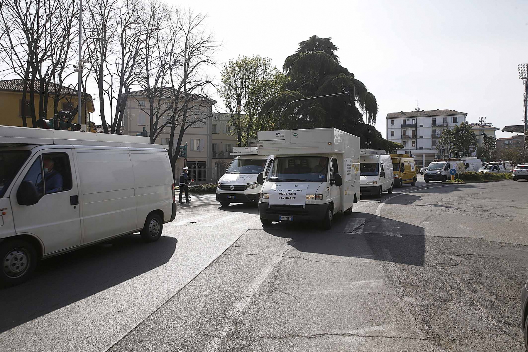 protesta ambulanti confesercenti covid reggio emilia 1 4 2021 (5)