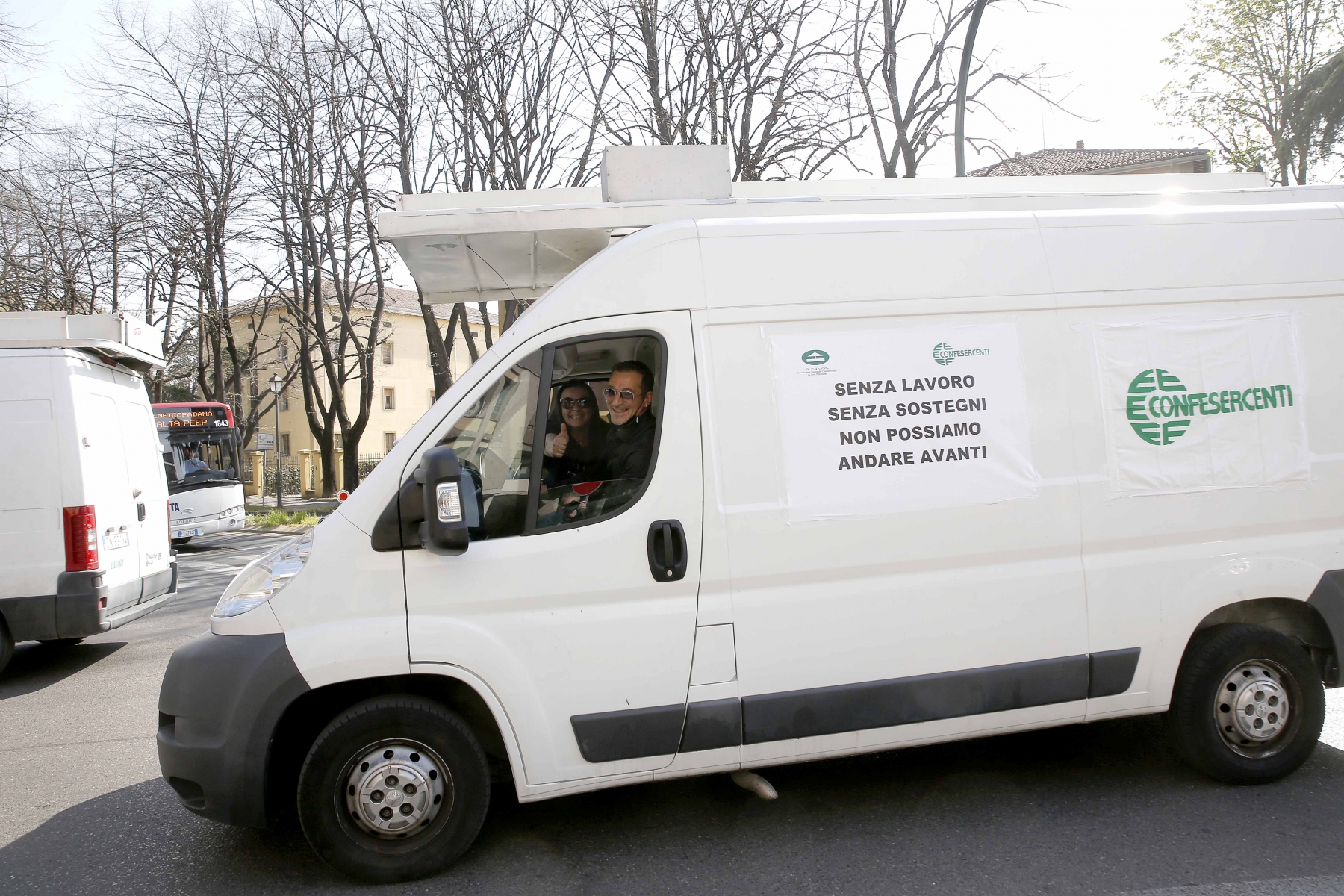 protesta ambulanti confesercenti covid reggio emilia 1 4 2021 (7)