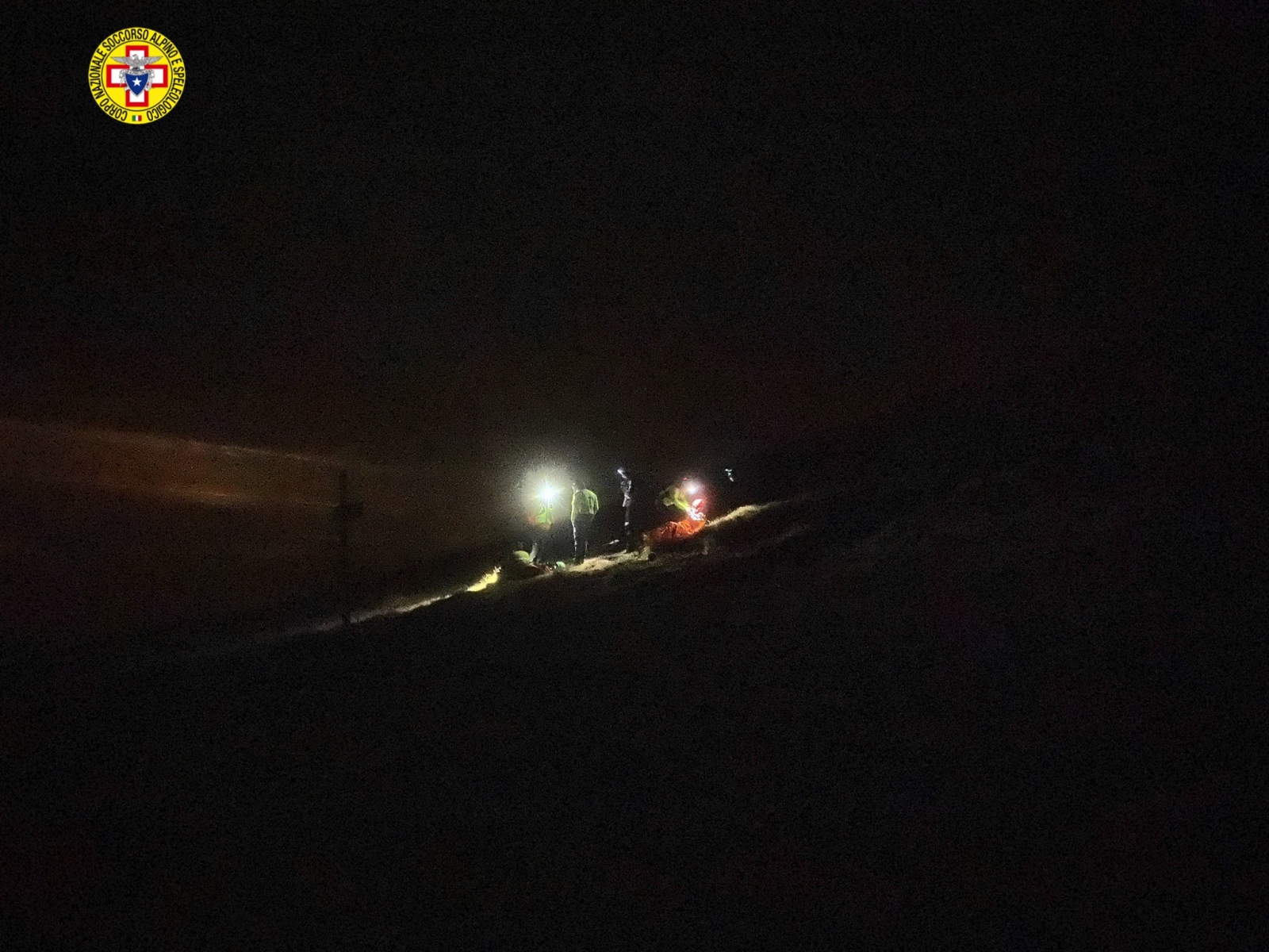 soccorso alpino monte cusna notte recupero salvataggio 31 10 (3)