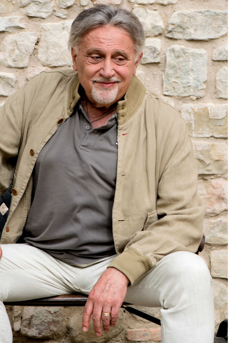 Andrea Roncato_Evelyne tra le nuvole