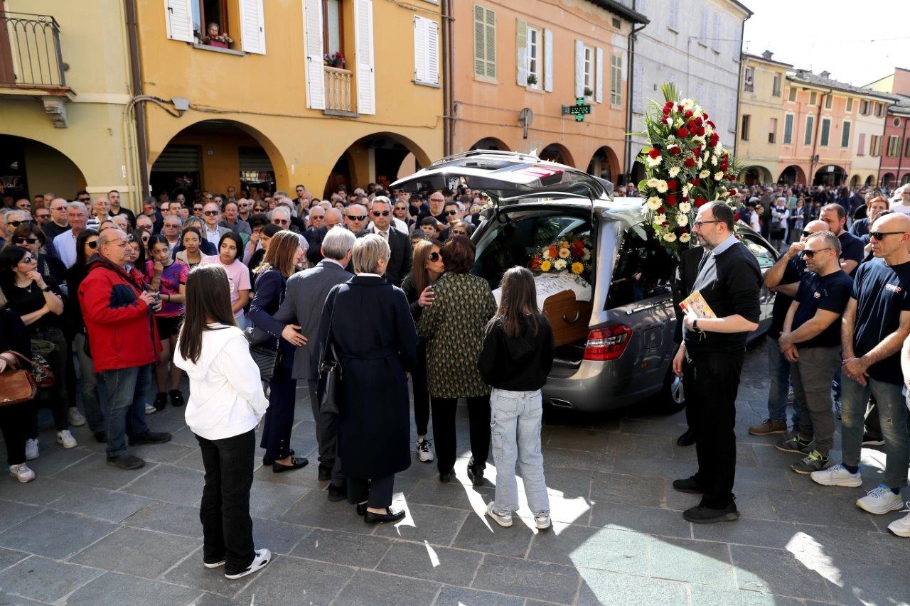 funerale giuseppe speroni castelnovo soto 12 4 2024 (12)
