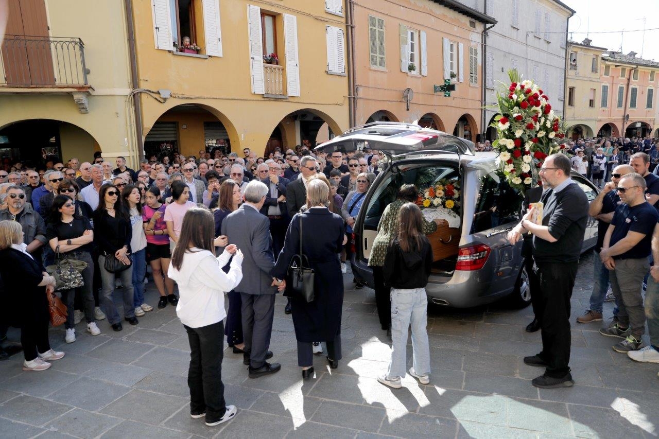 funerale giuseppe speroni castelnovo soto 12 4 2024 (13)