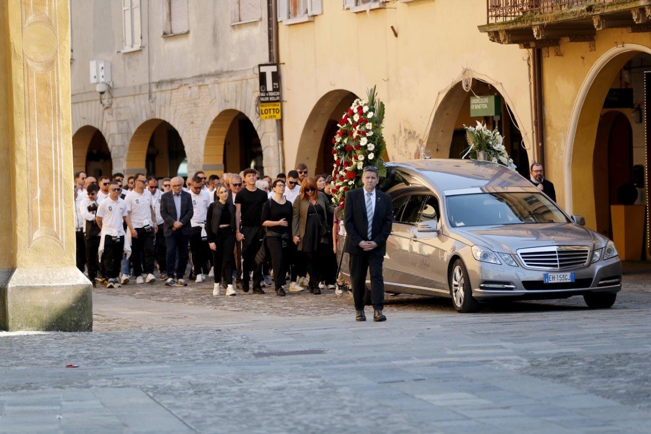 funerale giuseppe speroni castelnovo soto 12 4 2024 (15)