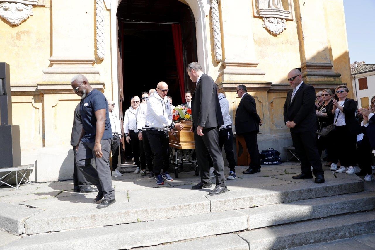 funerale giuseppe speroni castelnovo soto 12 4 2024 (8)