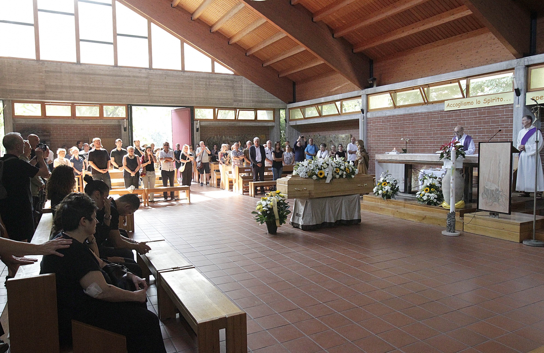 FUNERALE PIZZAIOLO UCCISO STIPA REGGIO EMILIA OMICIDIO (11)