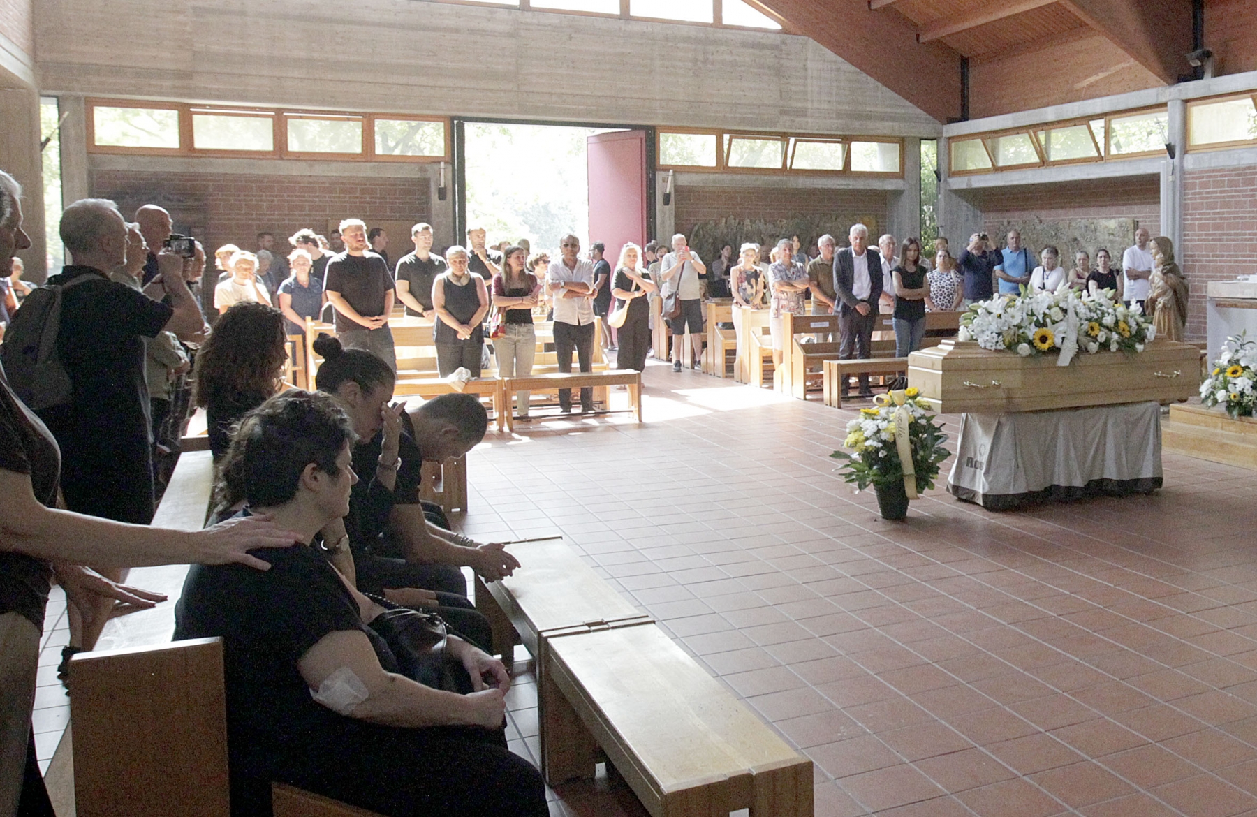 FUNERALE PIZZAIOLO UCCISO STIPA REGGIO EMILIA OMICIDIO (12)