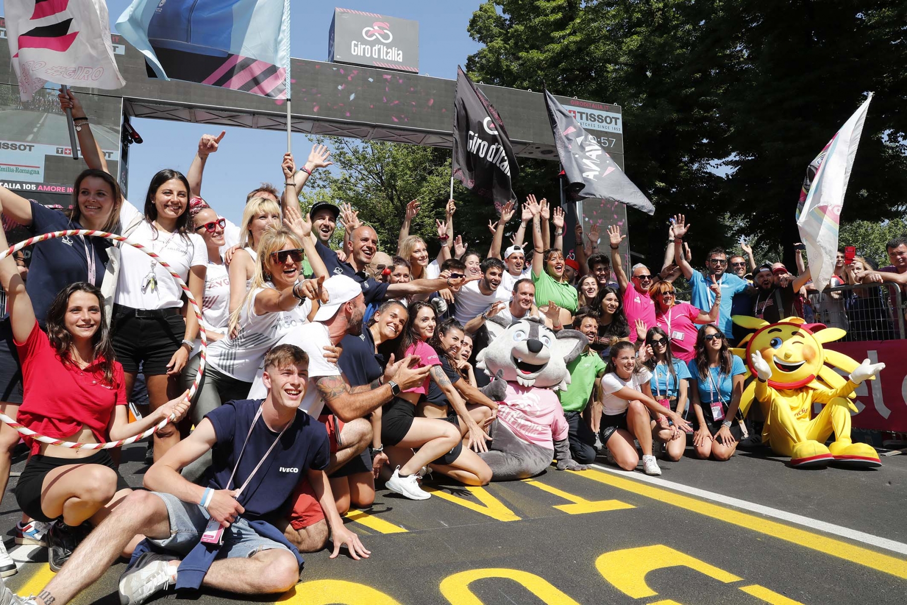 giro d'italia gente festa colore tifosi reggio emilia 18 5 2022 (11)