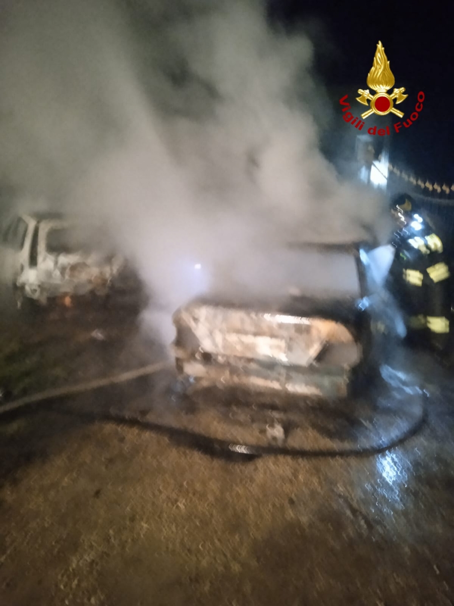 incendio auto doloso rio saliceto vigili del fuoco (3)