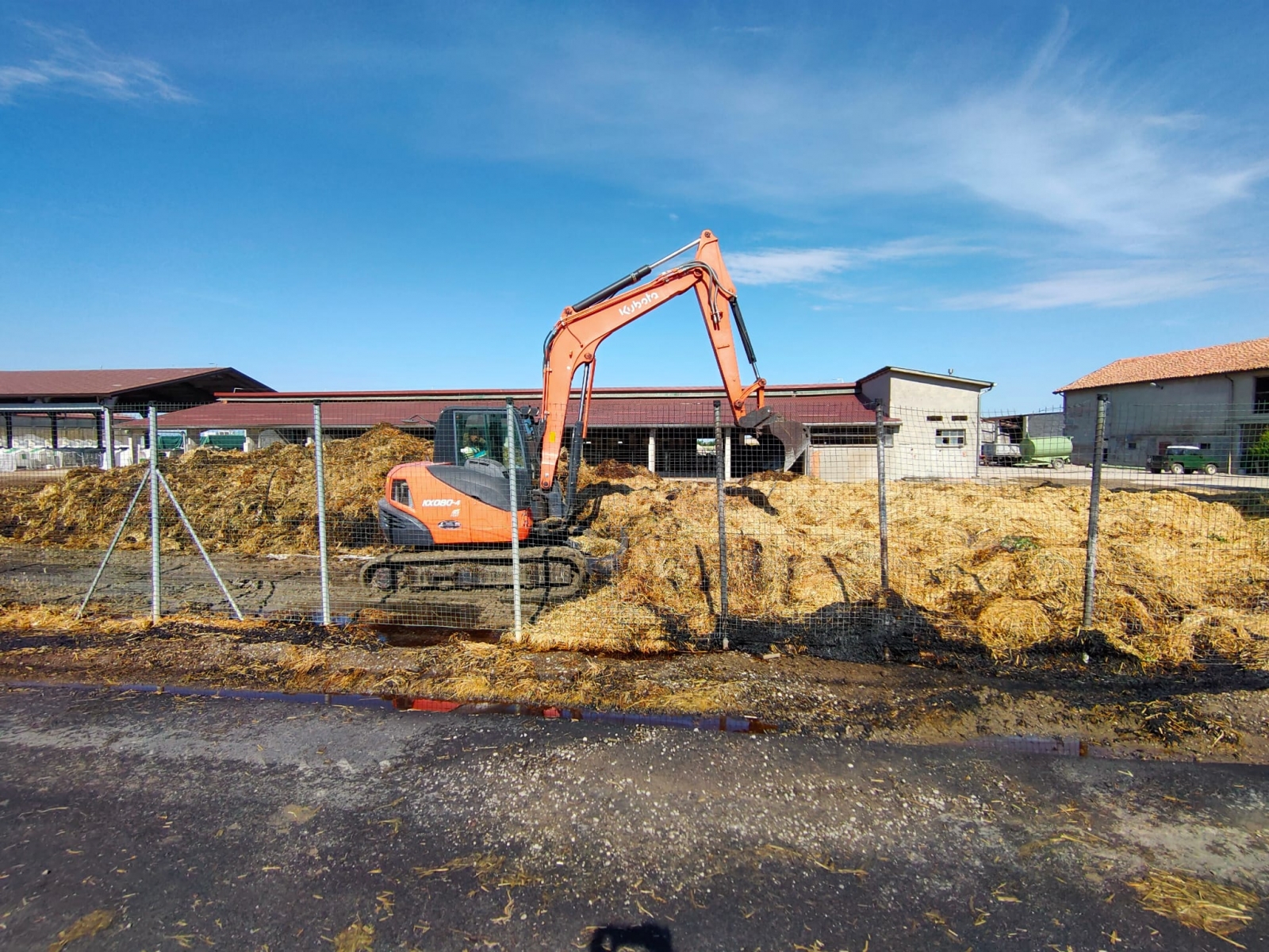 incendio rotoballe 27 5 2020 via ronchi budrio correggio massenzatico (2)