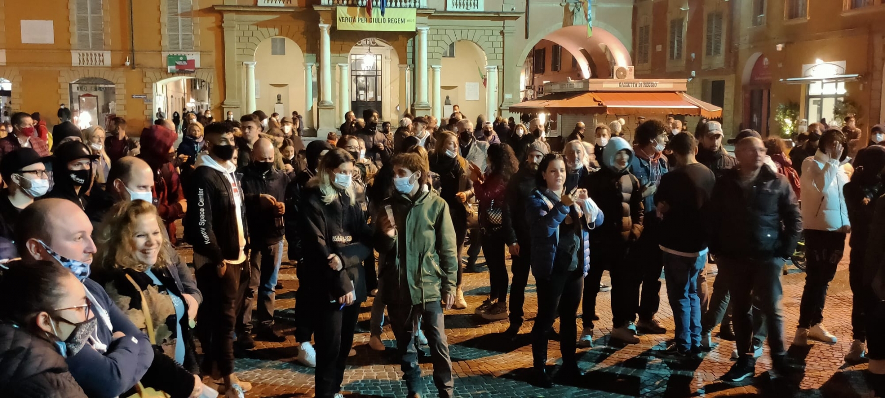 manifestazione dpcm covid reggio emilia tensione (6)