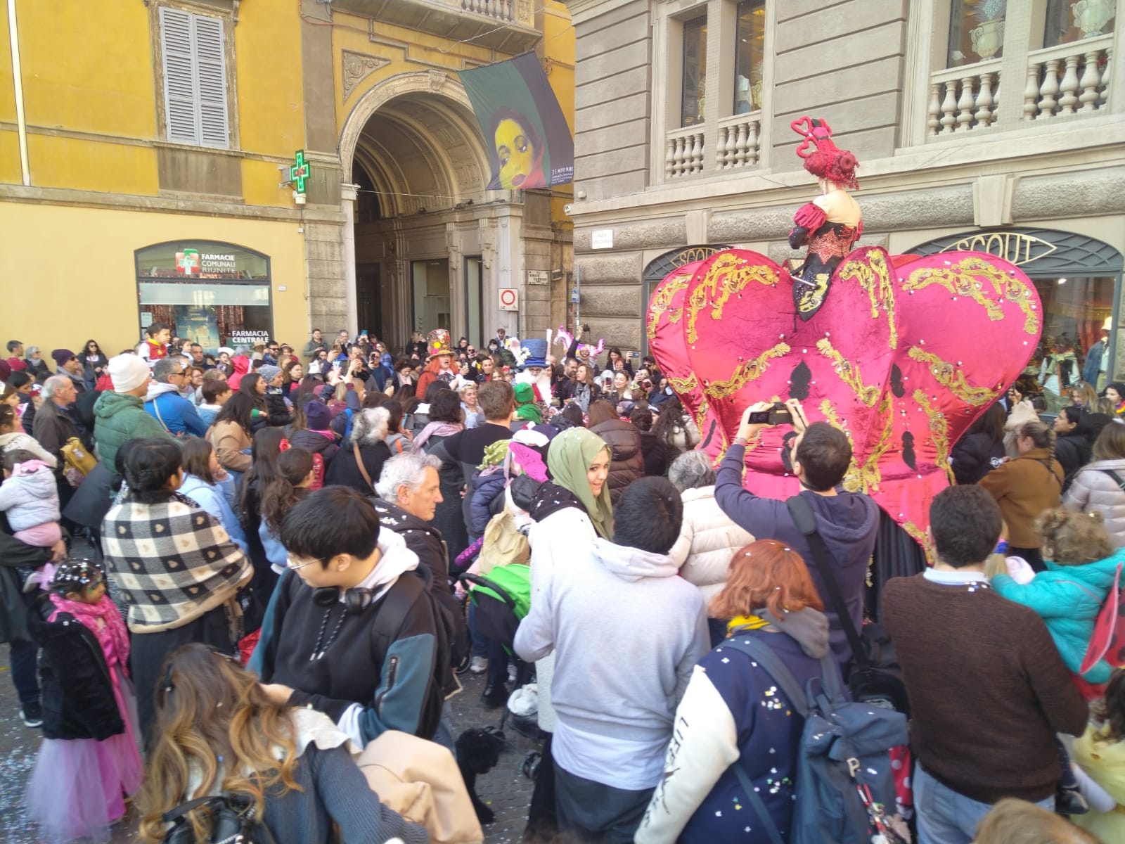 carnevale piazza reggio martedì grasso (5)