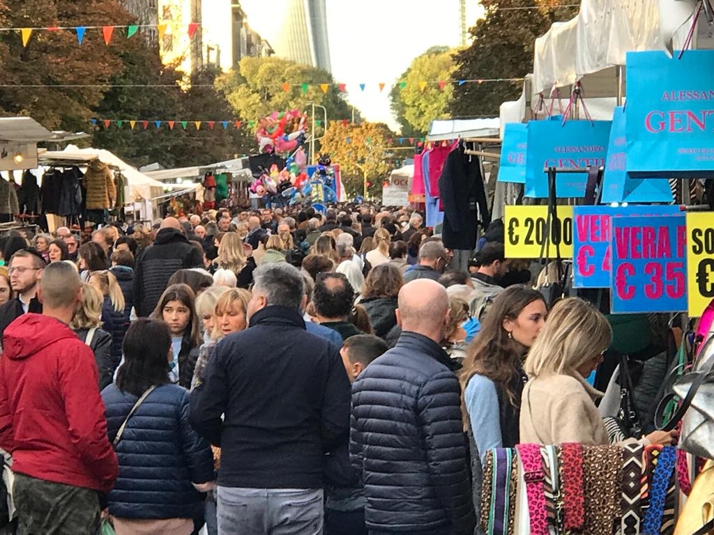 Gli Ambulanti di Forte dei Marmi a Milano, Via Washington, Festa d'Autunno 2022