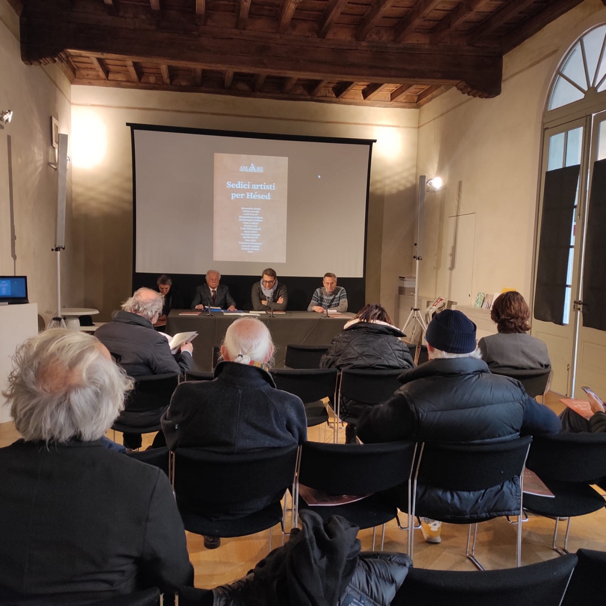conferenza 16 artisti per Hèsed