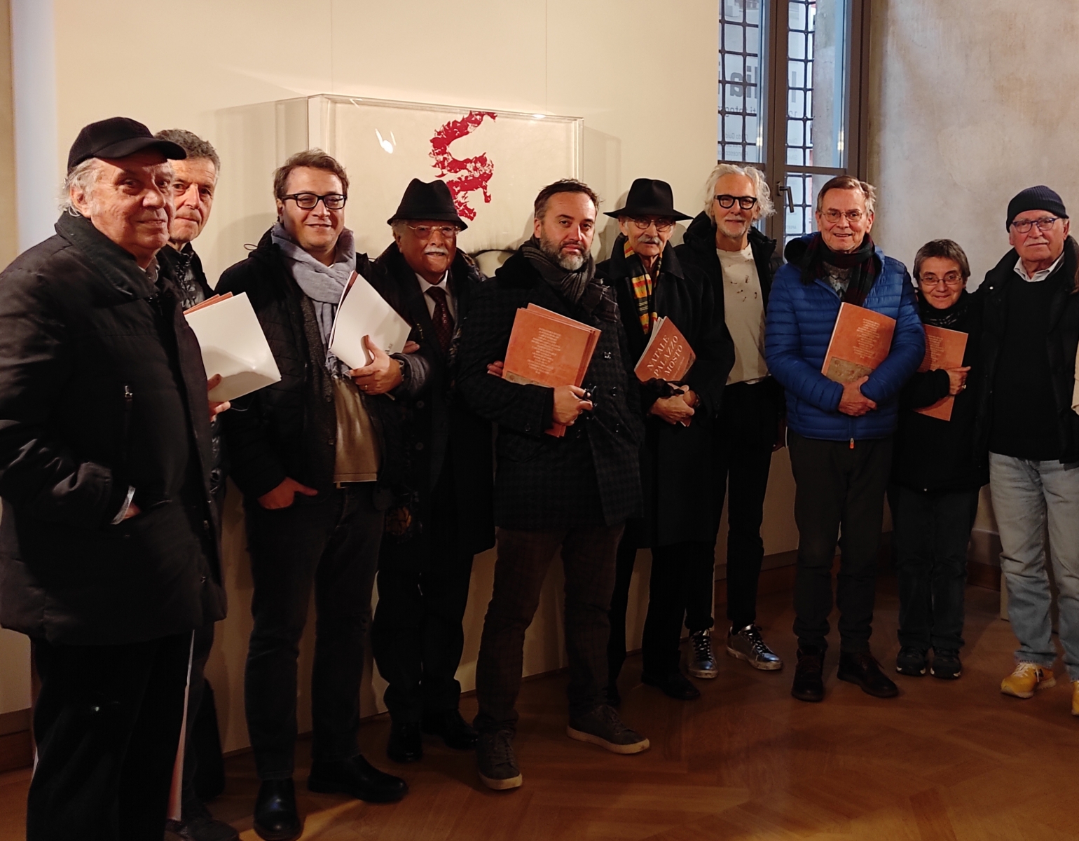 foto gruppo 16 artisti per Hèsed