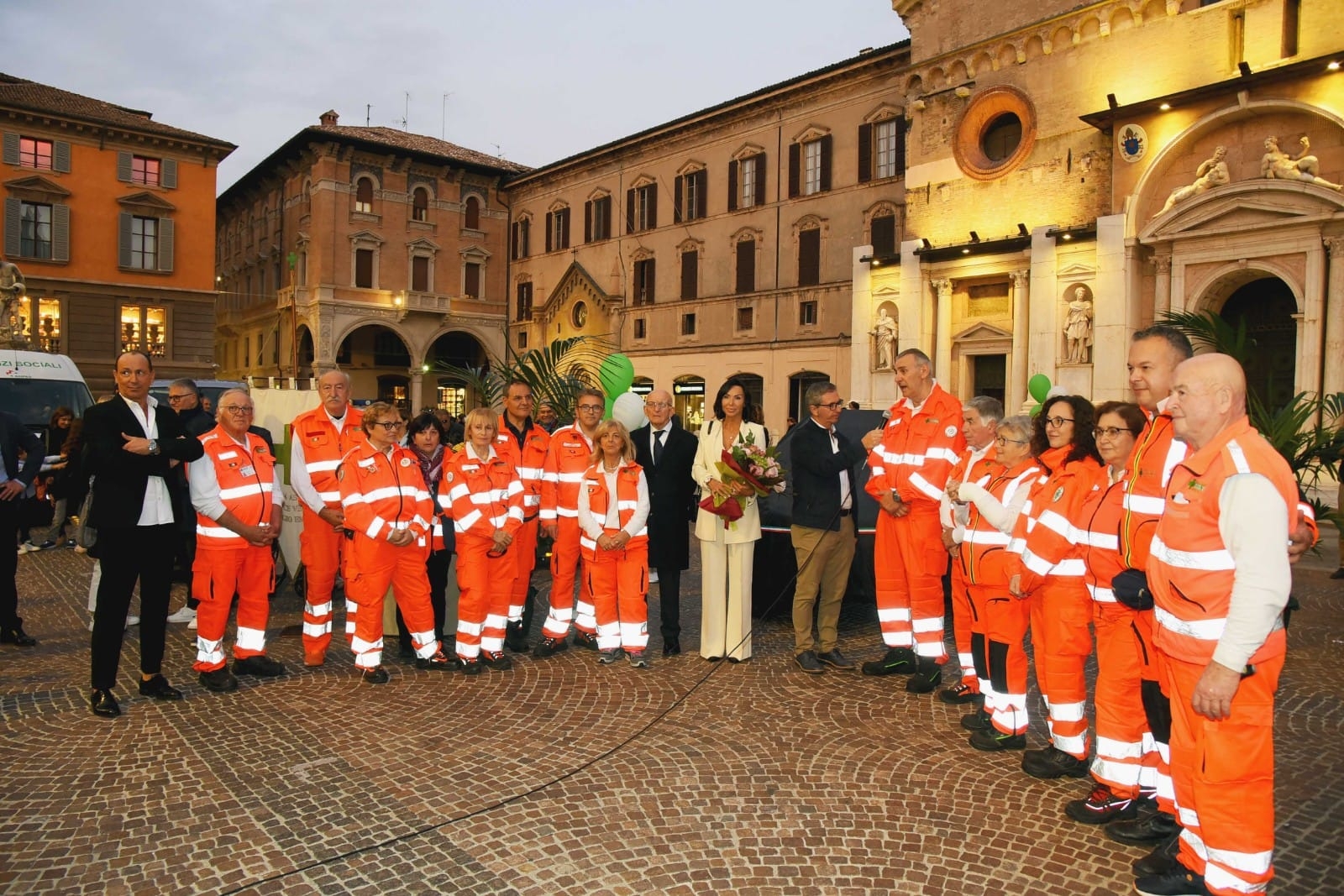 nicole ferrarini mamma gabriella croce verde nuova automedica donazinoe 2022 (6)