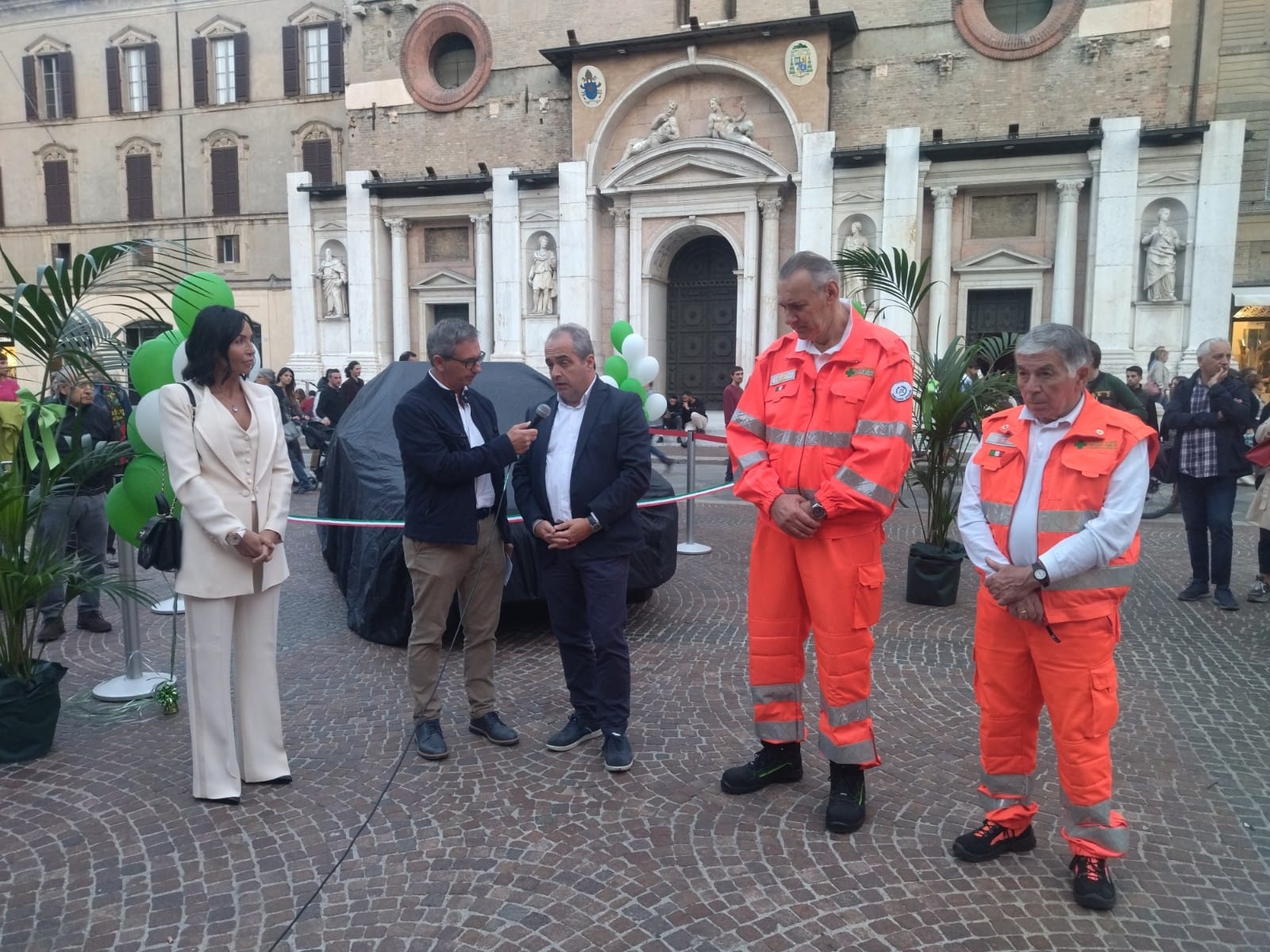 nicole ferrarini mamma gabriella croce verde nuova automedica donazinoe 2022 (7)