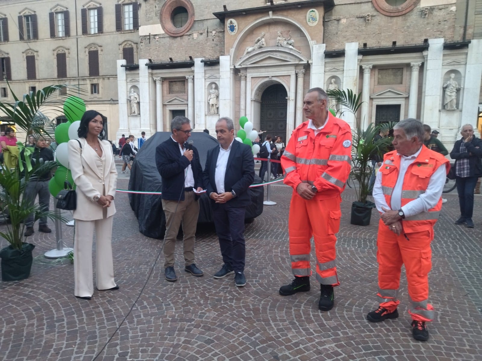 nicole ferrarini mamma gabriella croce verde nuova automedica donazinoe 2022 (8)