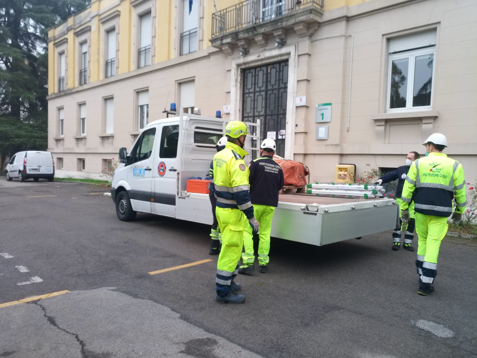 protezione civile ospedale spallanzani drive trough covid19 reggio emilia (1)
