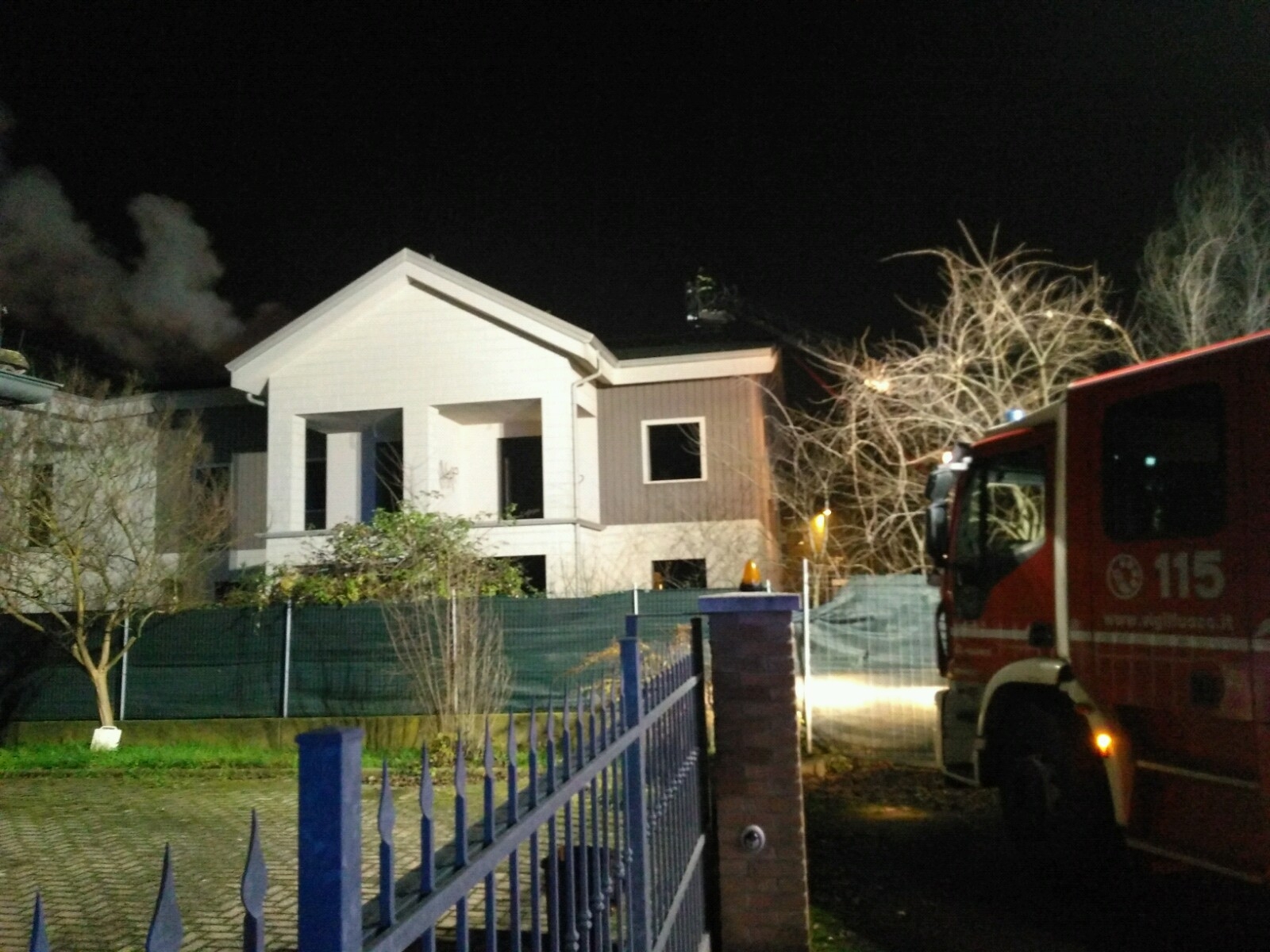 reggio emilia incendio casa via signorelli 11 12 2020 (2)
