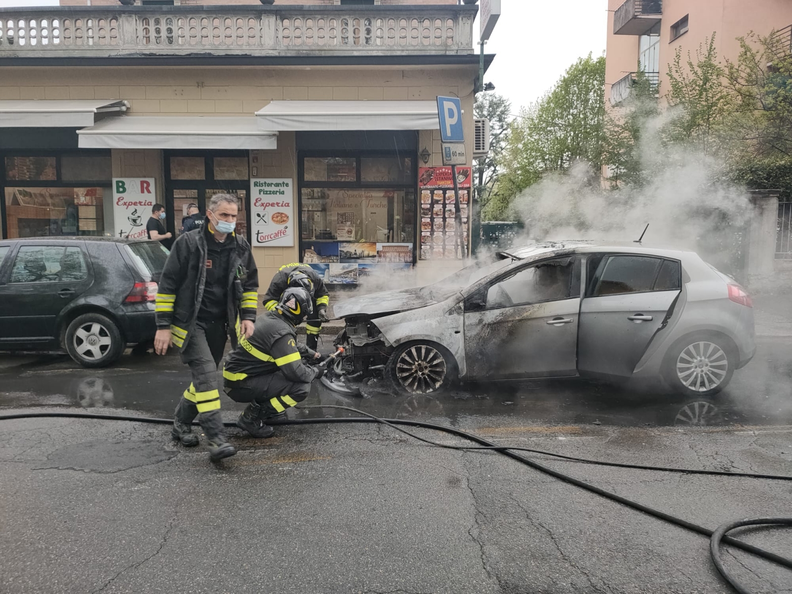 incidente reggio emilia auto incendio onda verde 6 4 (2)
