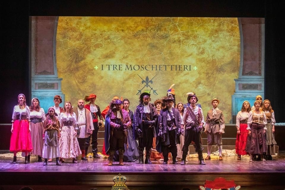 i tre moschettieri teatro ariosto famiglia tirelli per curare onlus 2023 4 (3)