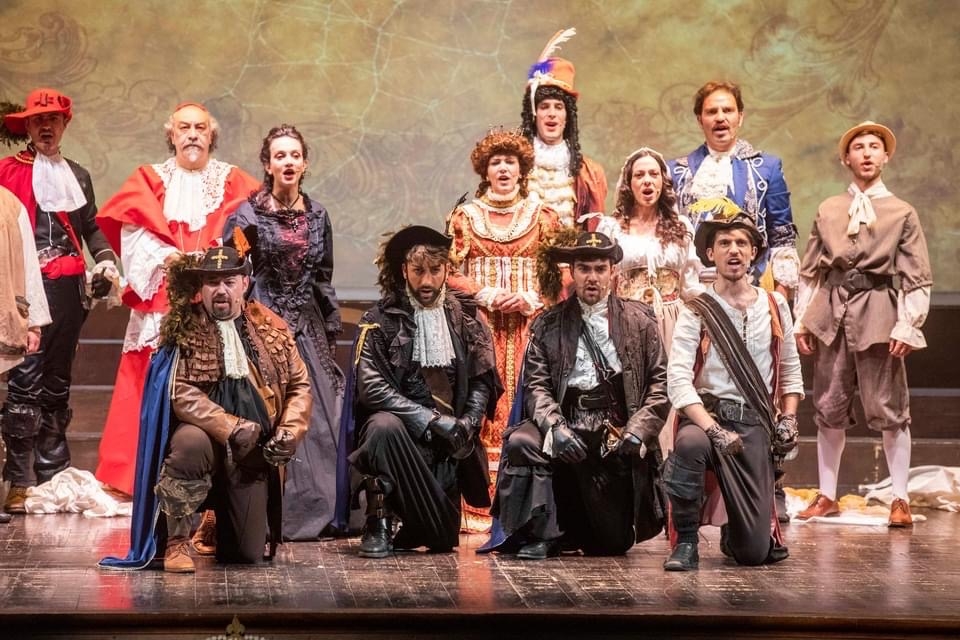 i tre moschettieri teatro ariosto famiglia tirelli per curare onlus 2023 4 (6)