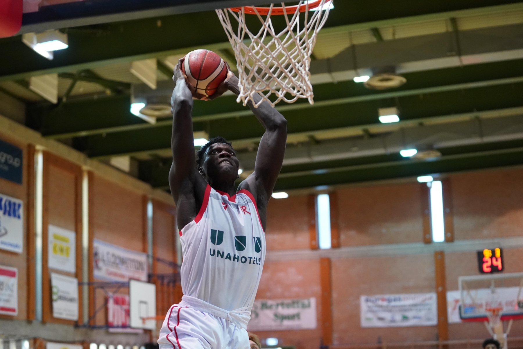 PALLACANESTRO REGGIANA UNAHOTELS VS CENTO amichevole CASTELNOVO MONTIMOMO FAYE PALLACANESTRO REGGIANA UNAHOTELS VS CENTO amichevole CASTELNOVO MONTI
MOMO FAYE