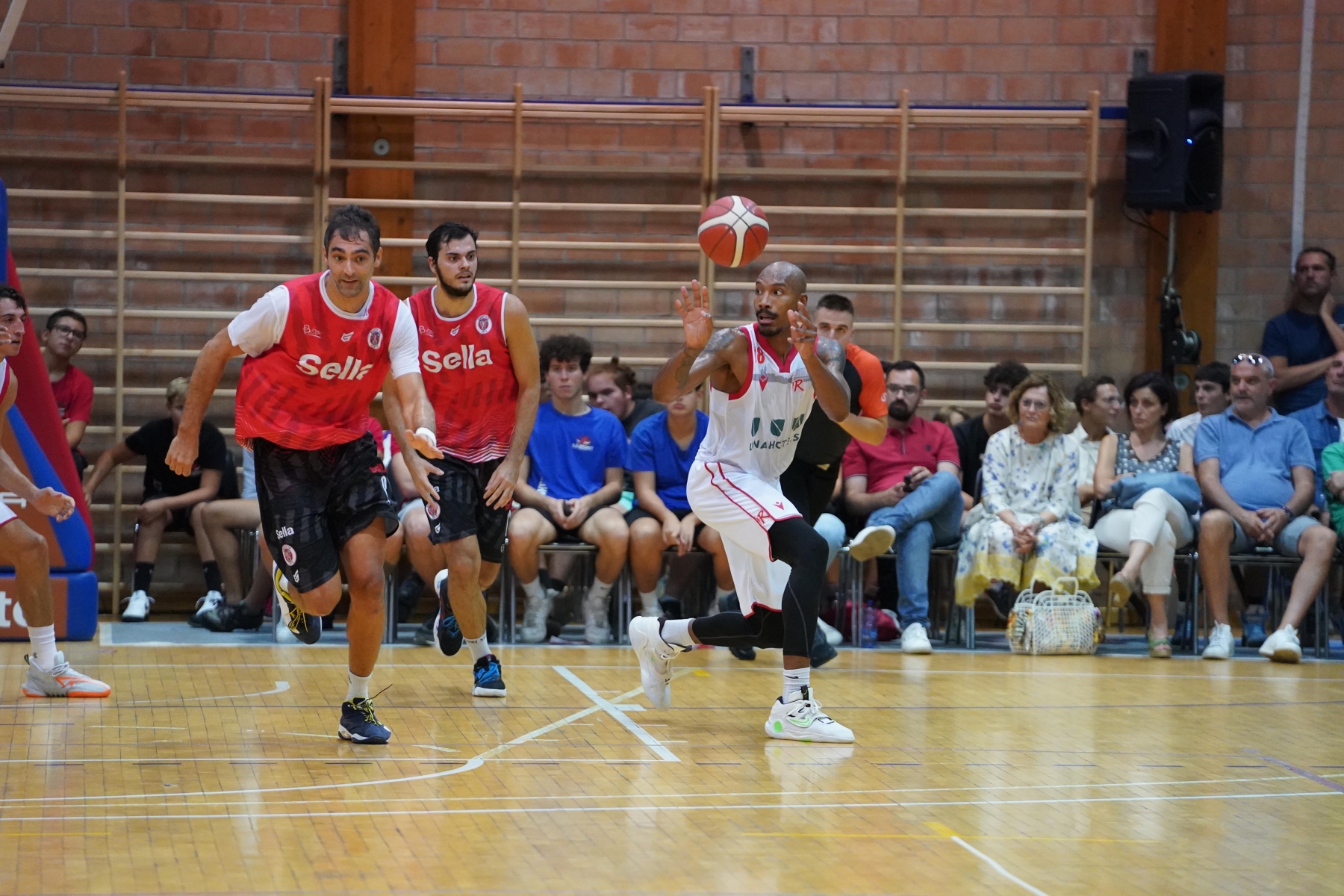 PALLACANESTRO REGGIANA UNAHOTELS VS CENTO amichevole CASTELNOVO MONTIDARION ATKINS PALLACANESTRO REGGIANA UNAHOTELS VS CENTO amichevole CASTELNOVO MONTI
DARION ATKINS
