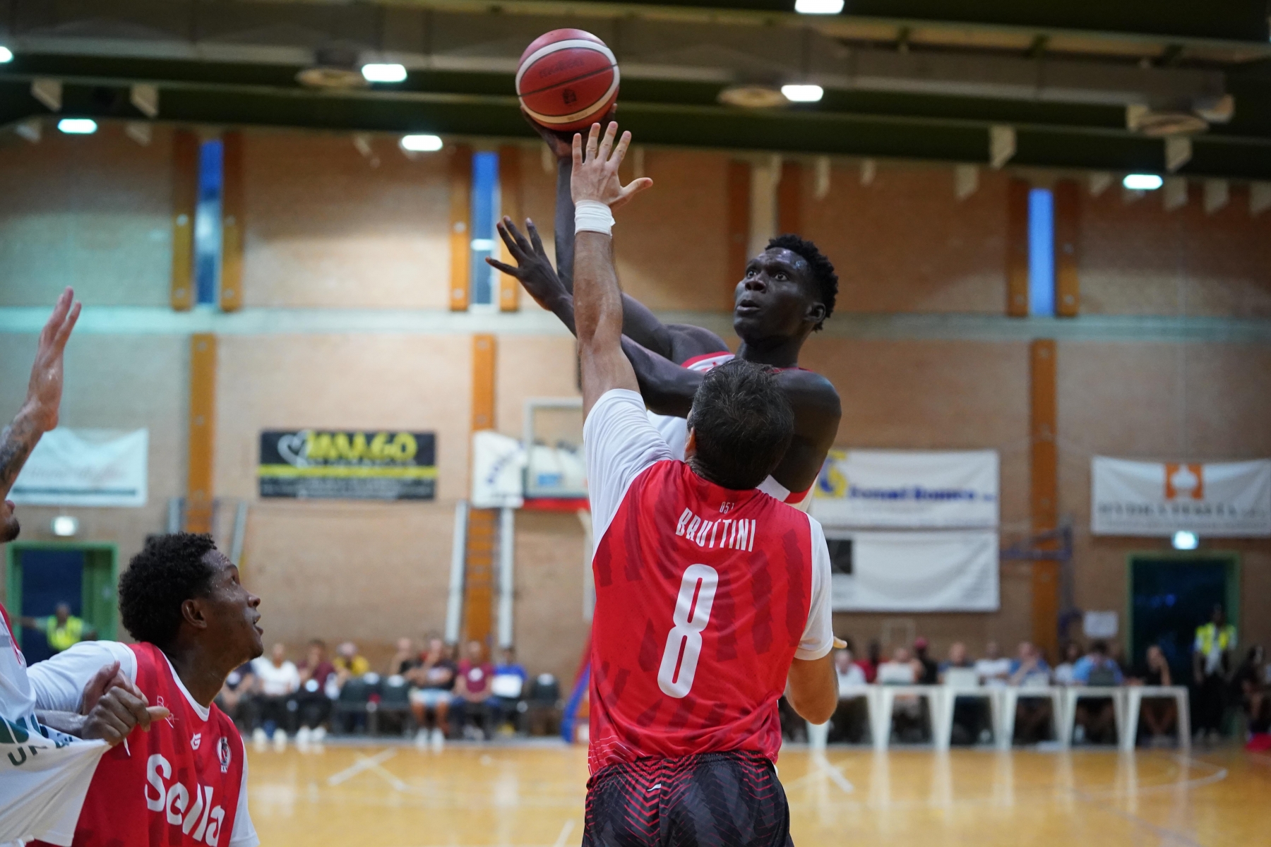 PALLACANESTRO REGGIANA UNAHOTELS VS CENTO amichevole CASTELNOVO MONTIMOMO FAYE PALLACANESTRO REGGIANA UNAHOTELS VS CENTO amichevole CASTELNOVO MONTI
MOMO FAYE