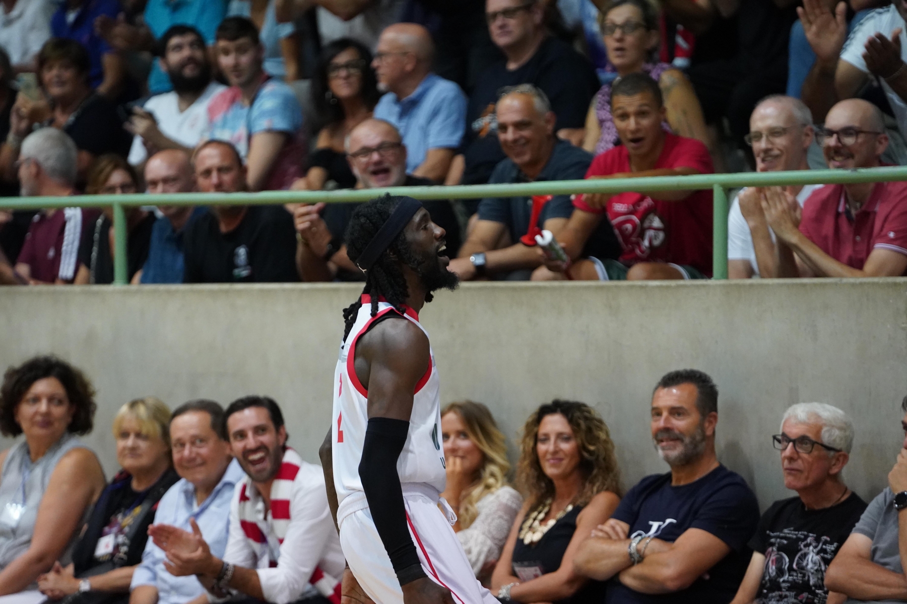 PALLACANESTRO REGGIANA UNAHOTELS VS CENTO amichevole CASTELNOVO MONTIBRIANTE WEBER PALLACANESTRO REGGIANA UNAHOTELS VS CENTO amichevole CASTELNOVO MONTI
BRIANTE WEBER