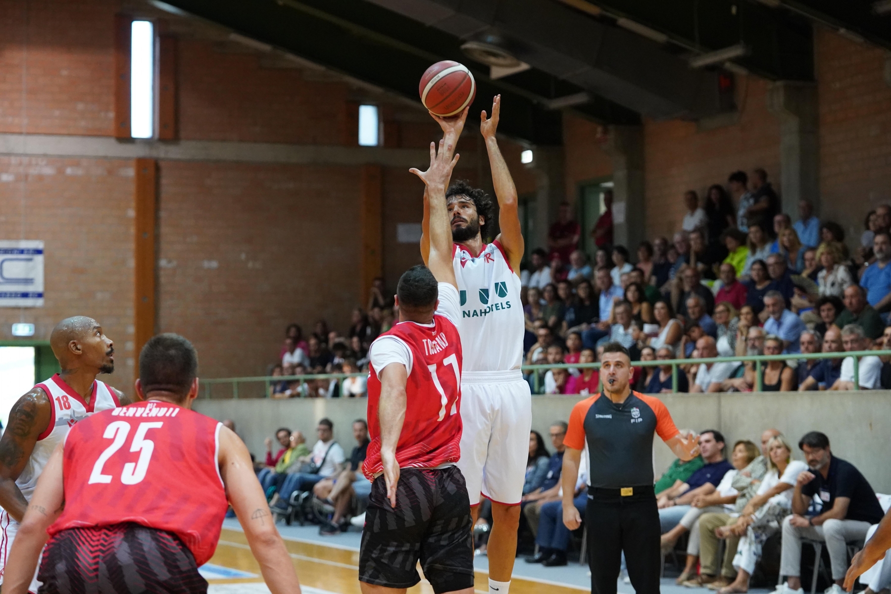 PALLACANESTRO REGGIANA UNAHOTELS VS CENTO amichevole CASTELNOVO MONTIMICHELE VITALI PALLACANESTRO REGGIANA UNAHOTELS VS CENTO amichevole CASTELNOVO MONTI
MICHELE VITALI