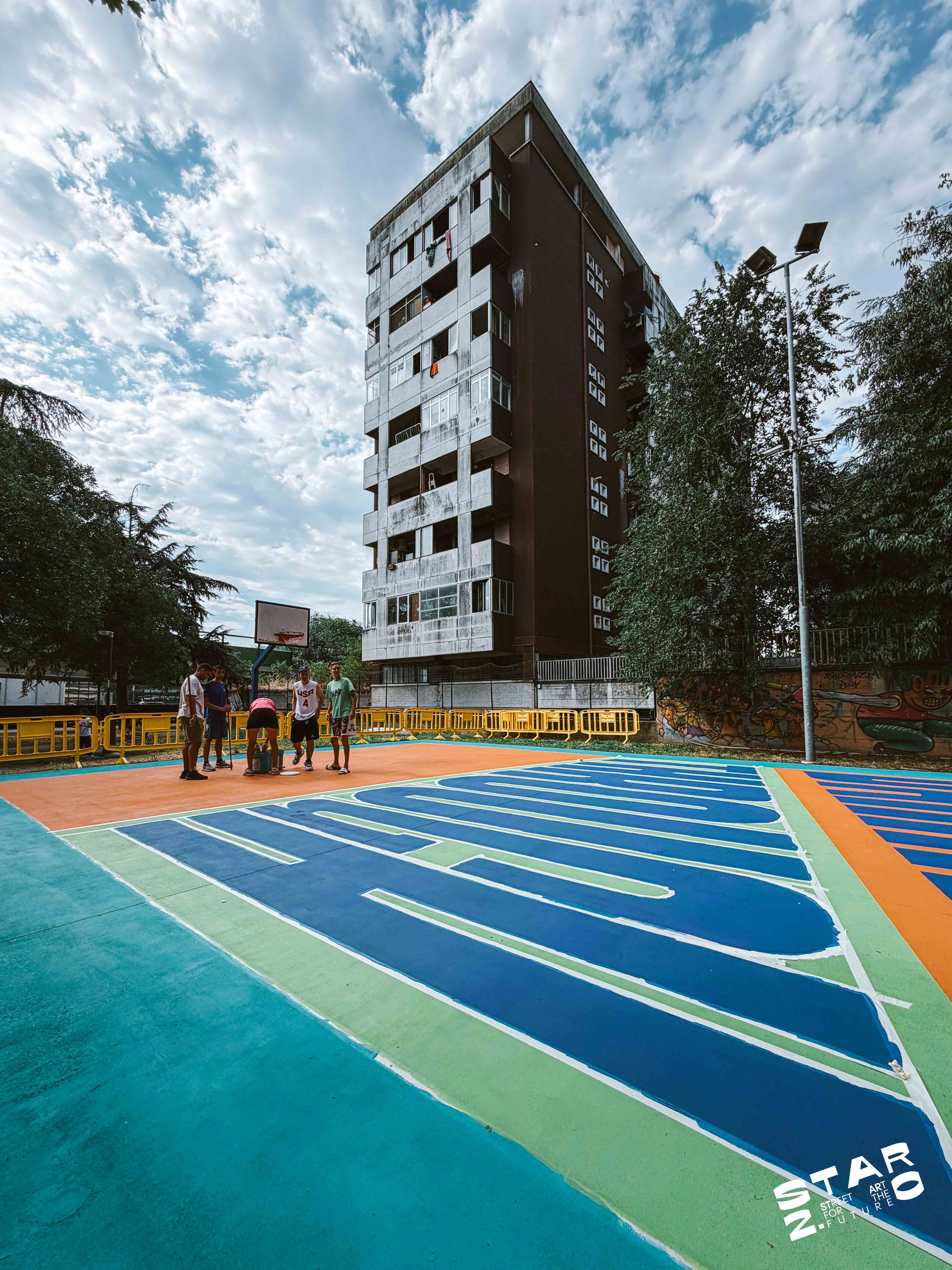 Image accompanying reggionline.com coverage of the via Turri basketball court renovation in Reggio Emilia.